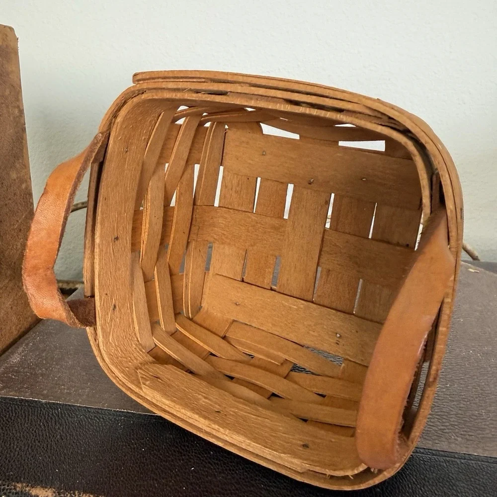 Vintage Longaberger Baskets Lot Of 4 Various Sizes Bee Basket Signed GUC